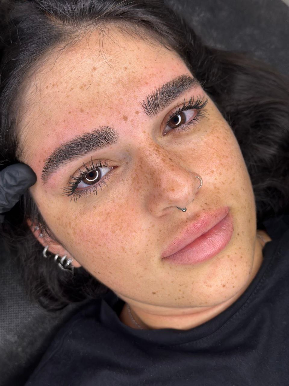 עיצוב גבות 2